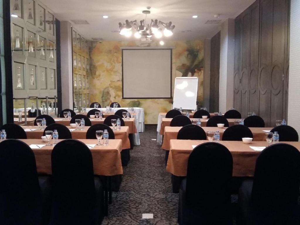 Couleur Hotel Cengkareng Jakarta Kültér fotó